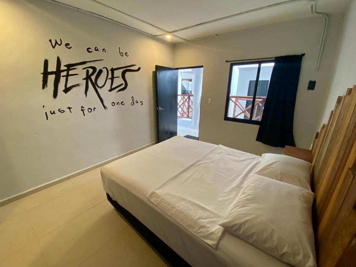 Why Not Rooftop Party Hostel Playa del Carmen Bagian luar foto